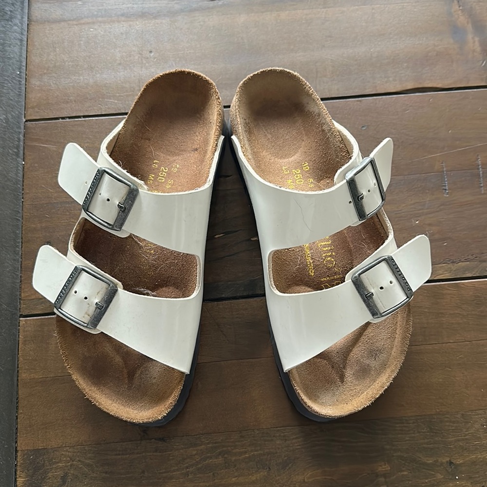 Papillon Platform size 8 white